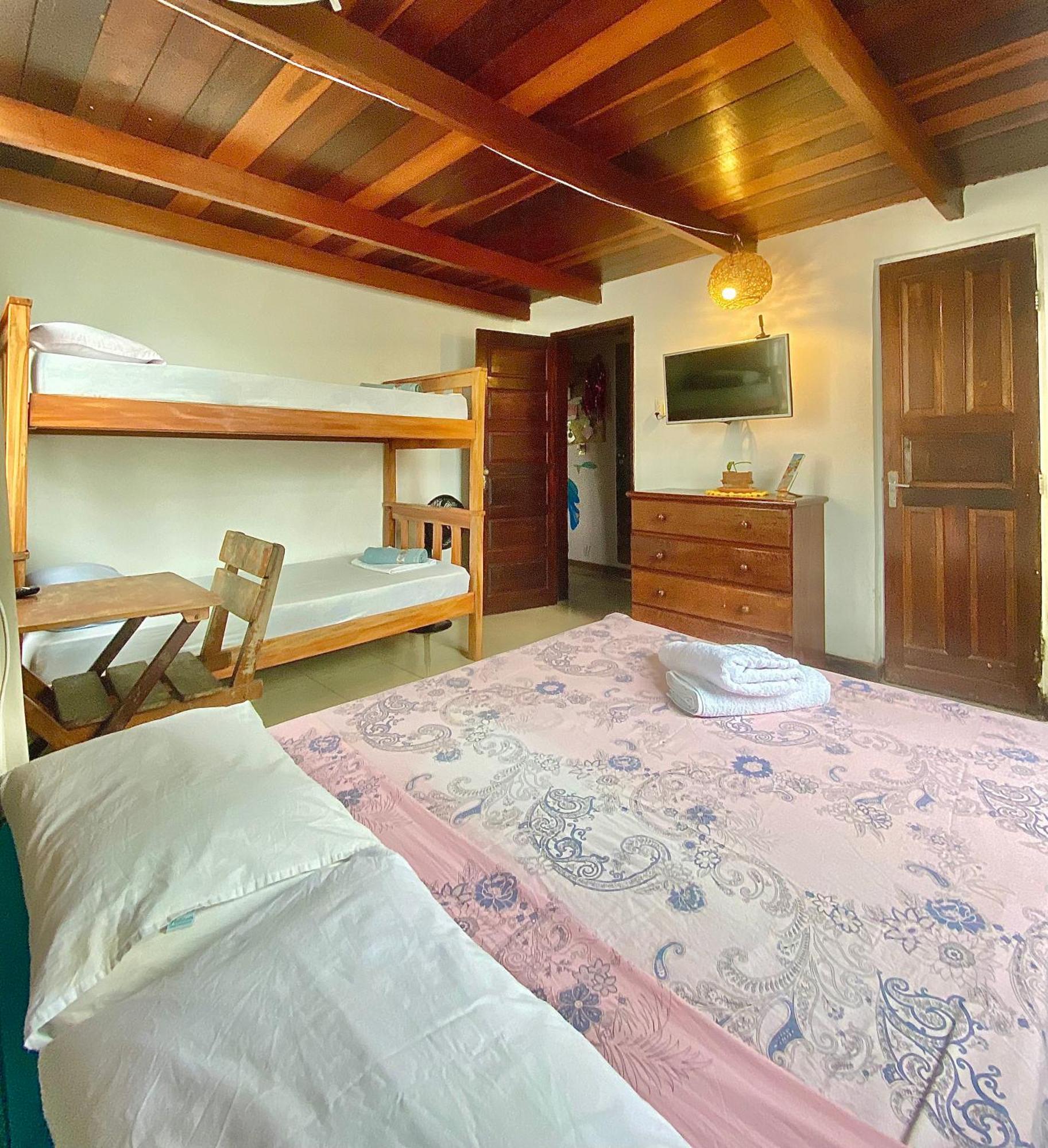 Casamarelo Hostel Salvador Luaran gambar