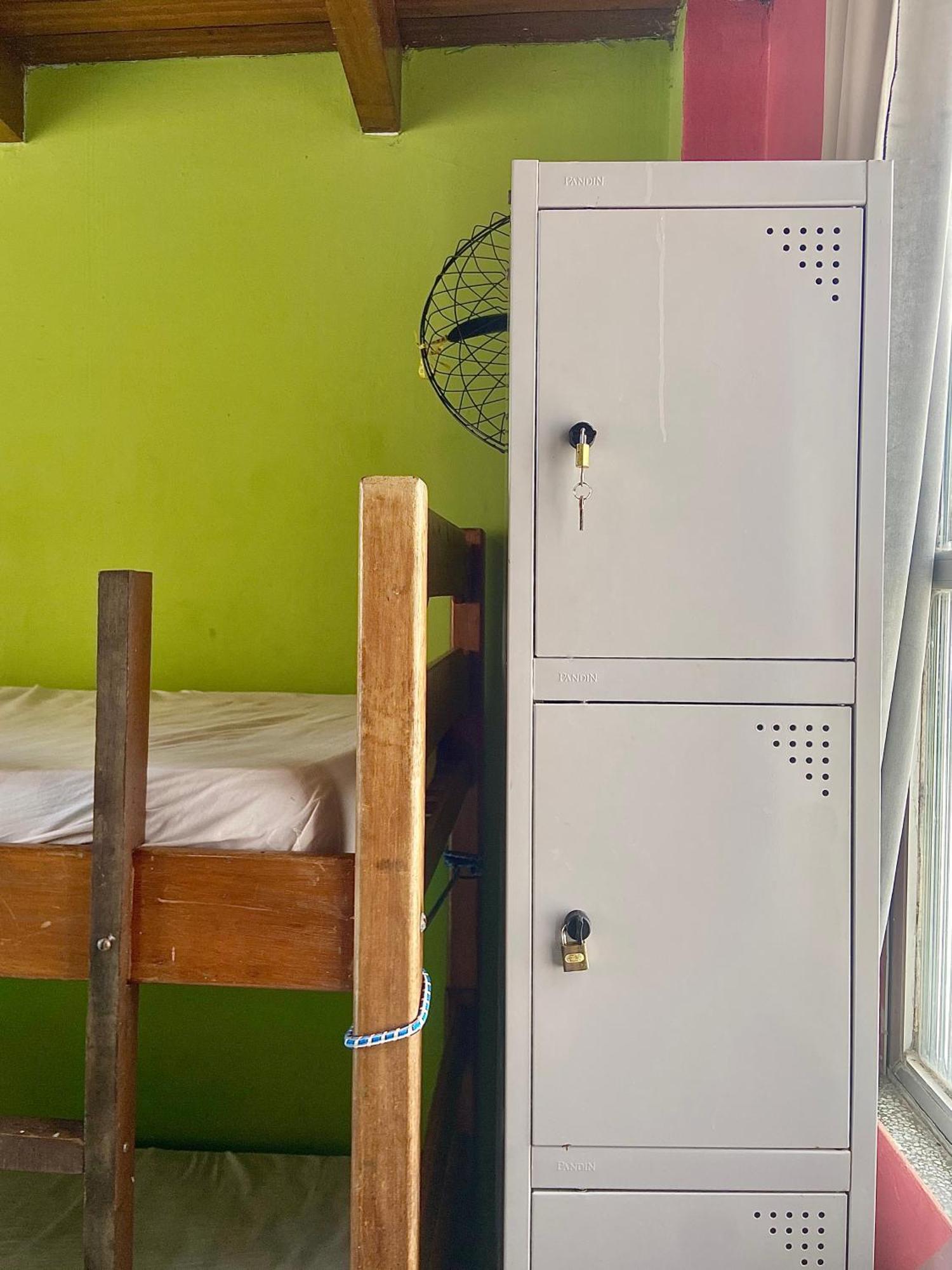 Casamarelo Hostel Salvador Luaran gambar