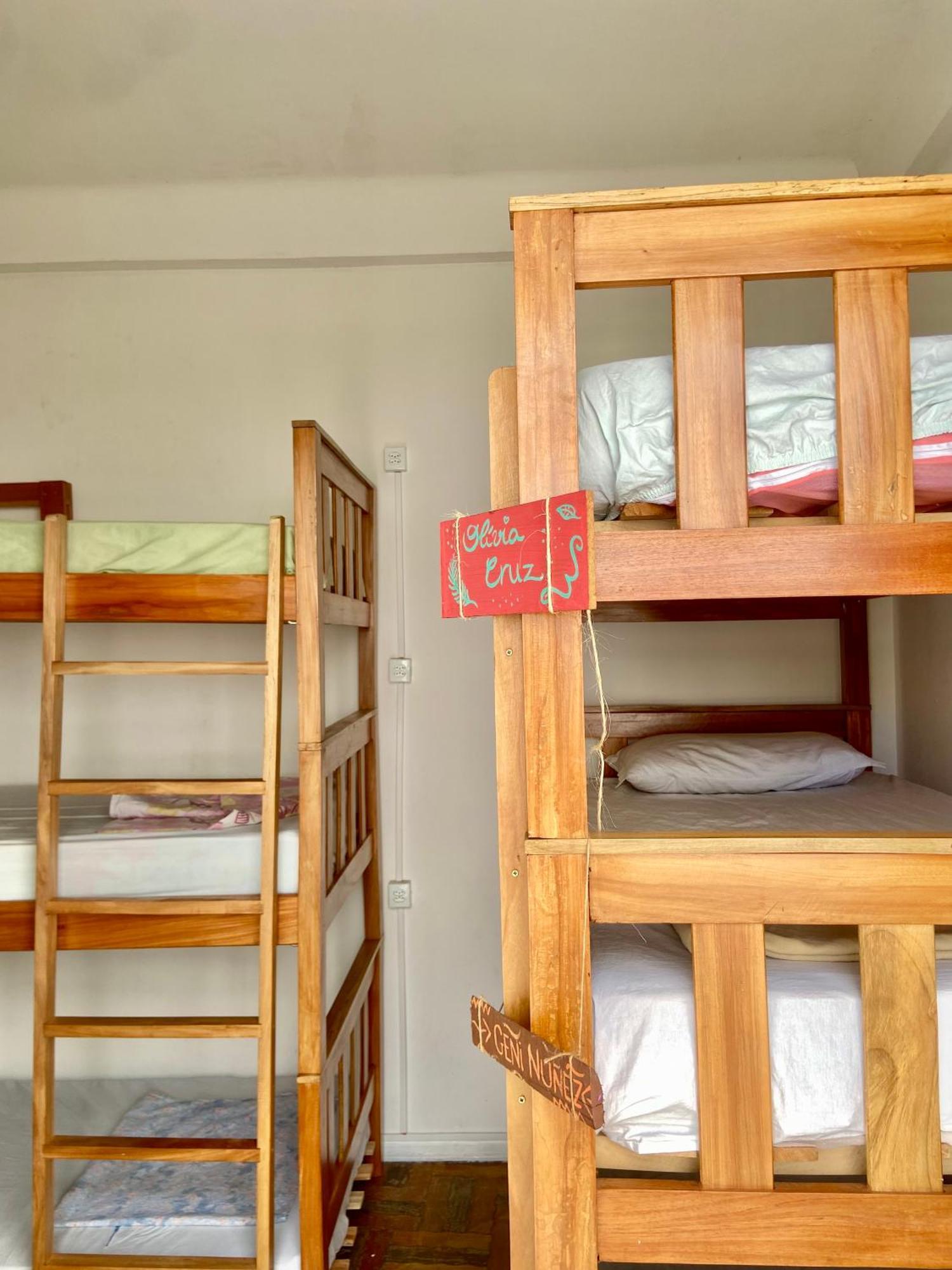 Casamarelo Hostel Salvador Luaran gambar