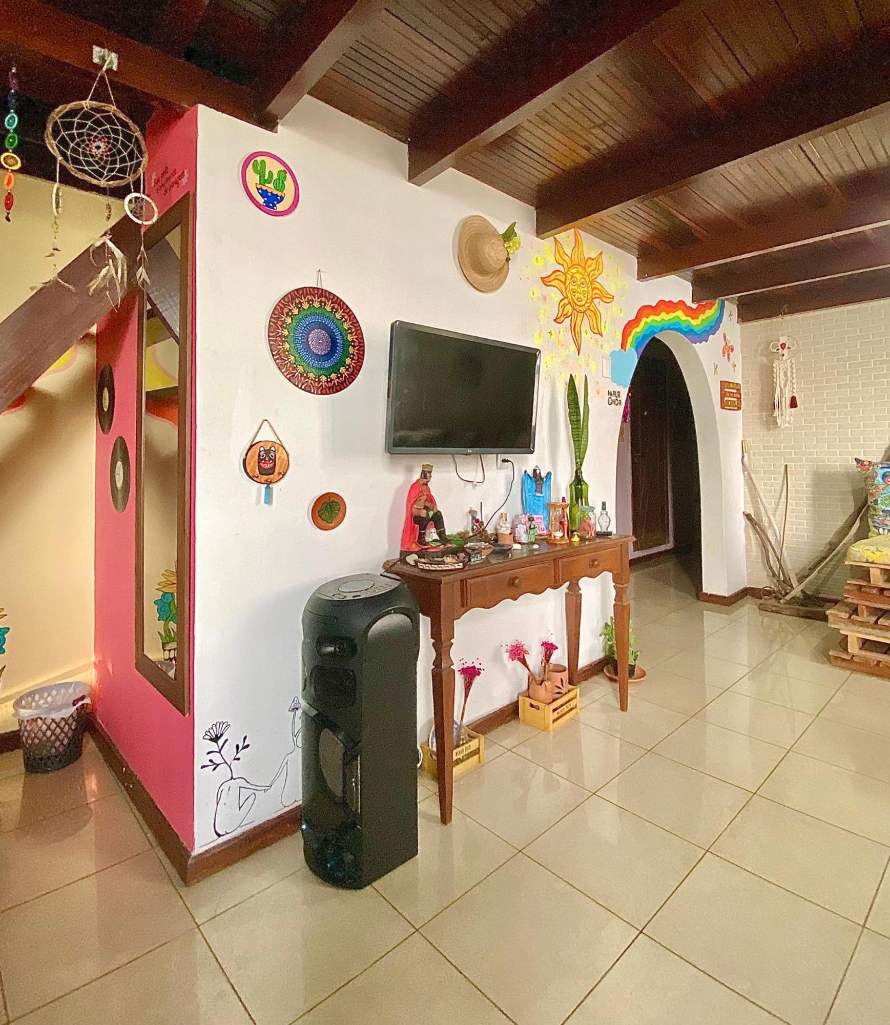 Casamarelo Hostel Salvador Luaran gambar